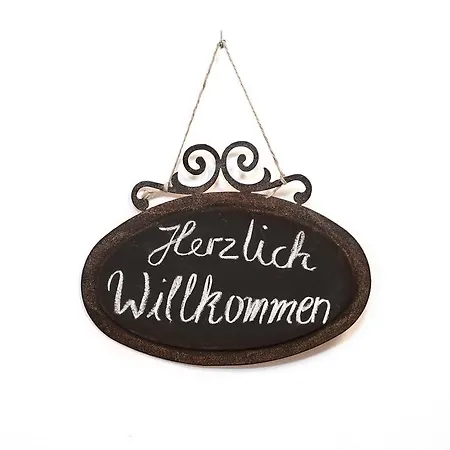 Zum Felde *
